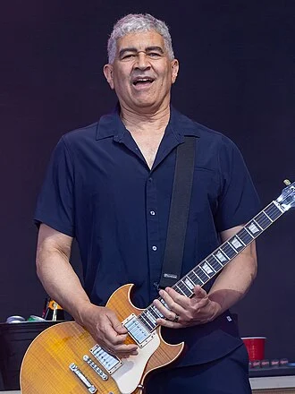 Pat Smear height profile photo