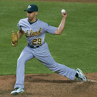 Pat Venditte height profile photo