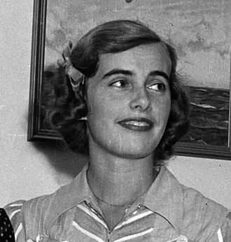 Patricia Knatchbull, 2nd Countess Mountbatten of Burma height profile photo