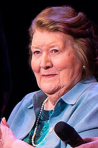Patricia Routledge height profile photo