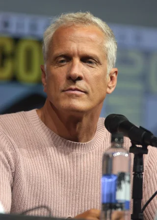 Patrick Fabian height profile photo