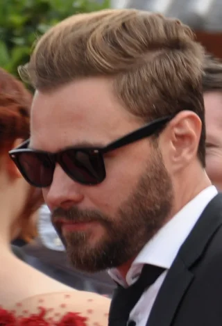 Patrick Flueger height profile photo