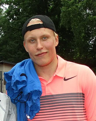 Patrik Laine height profile photo
