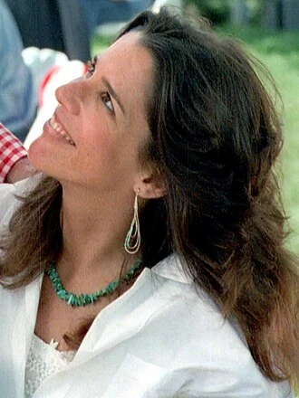 Patti Davis height profile photo