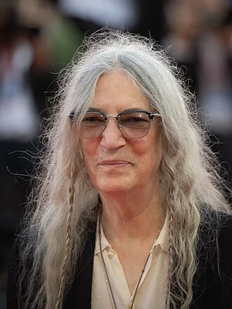 Patti Smith height profile photo