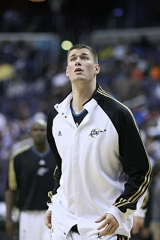 Paul Davis (basketball) height profile photo