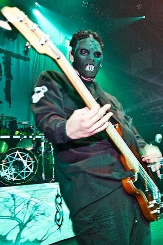 Paul Gray (American musician) height profile photo
