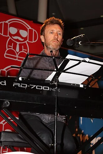 Paul Gray (songwriter) height profile photo