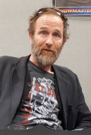 Paul Kaye height profile photo