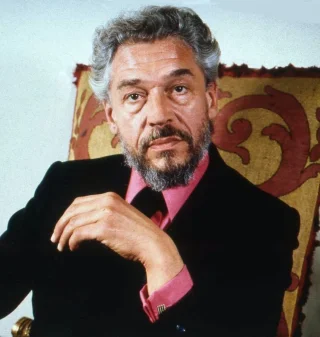 Paul Scofield height profile photo