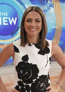 Paula Faris height profile photo