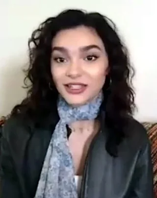 Paulina Chávez height profile photo