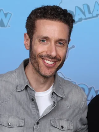 Paulo Costanzo height profile photo