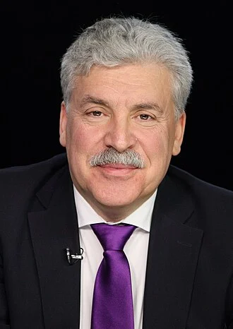 Pavel Grudinin height profile photo