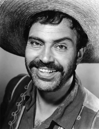 Pedro Armendáriz height profile photo