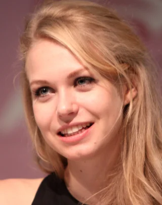 Penelope Mitchell height profile photo