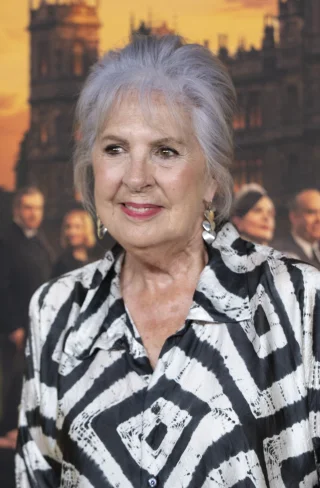 Penelope Wilton height profile photo