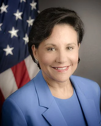 Penny Pritzker height profile photo