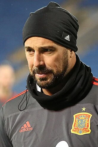 Pepe Reina height profile photo