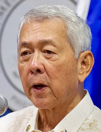 Perfecto Yasay Jr. height profile photo