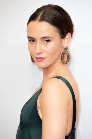 Peri Baumeister height profile photo