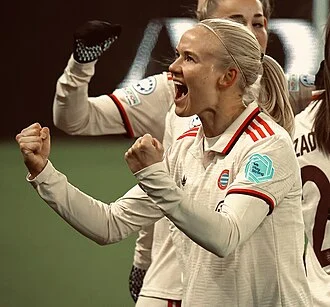 Pernille Harder height profile photo