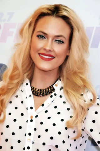 Peta Murgatroyd height profile photo