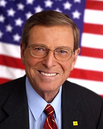 Pete Domenici height profile photo