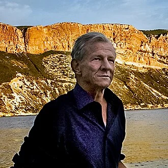 Peter Beard height profile photo