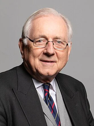Peter Bottomley height profile photo