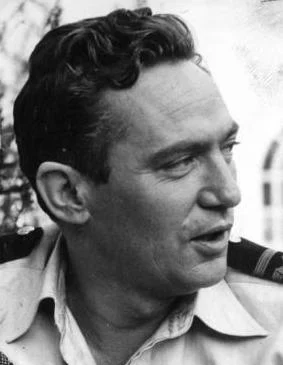 Peter Finch height profile photo