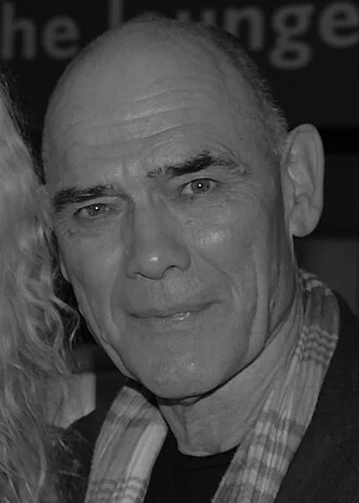 Peter Guinness (actor) height profile photo