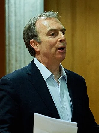 Peter Hitchens height profile photo