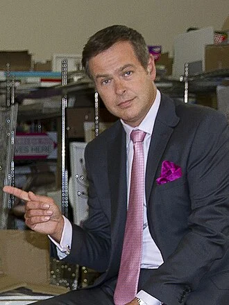 Peter Jones (entrepreneur) height profile photo