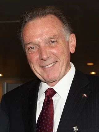 Peter Kent height profile photo