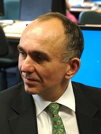 Peter Molyneux height profile photo
