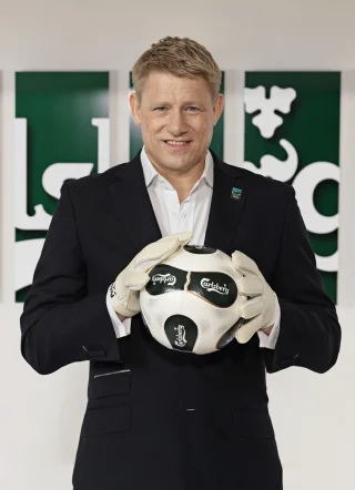 Peter Schmeichel height profile photo