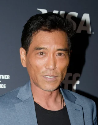 Peter Shinkoda height profile photo
