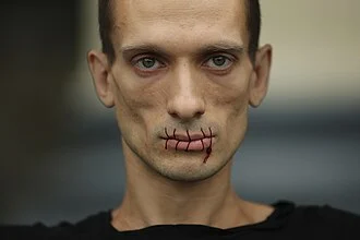 Petr Pavlensky height profile photo