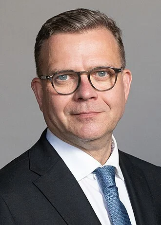 Petteri Orpo height profile photo