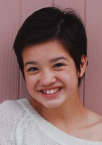 Peyton Elizabeth Lee height profile photo