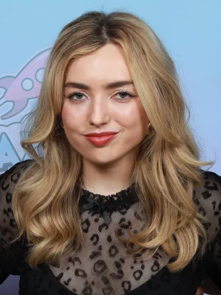 Peyton List (actress, born 1998) height profile photo