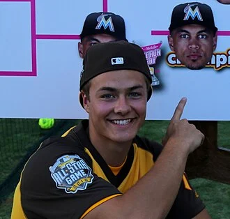 Peyton Meyer height profile photo