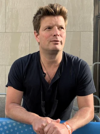 Phil Harvey (band manager) height profile photo