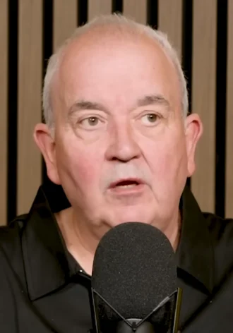 Phil Taylor (darts player) height profile photo
