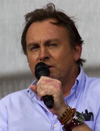 Philip Glenister height profile photo