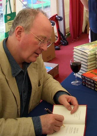 Philip Pullman height profile photo