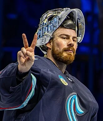 Philipp Grubauer height profile photo