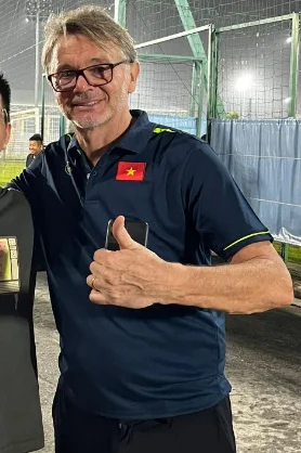 Philippe Troussier height profile photo