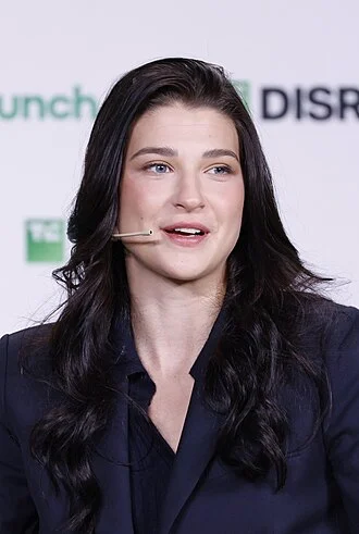 Phoebe Gates height profile photo